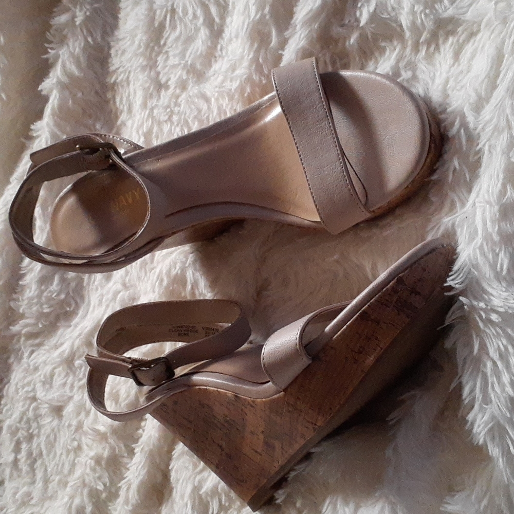 Old Navy Size 7 Cork Wedge Heels Nude color